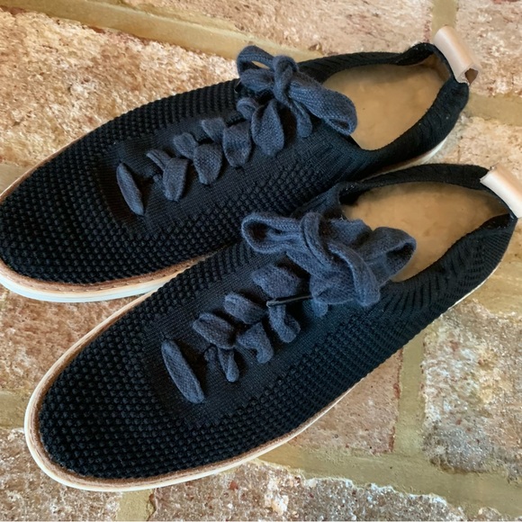 UGG | Sidney Mesh Sneaker | Black - Picture 2 of 12
